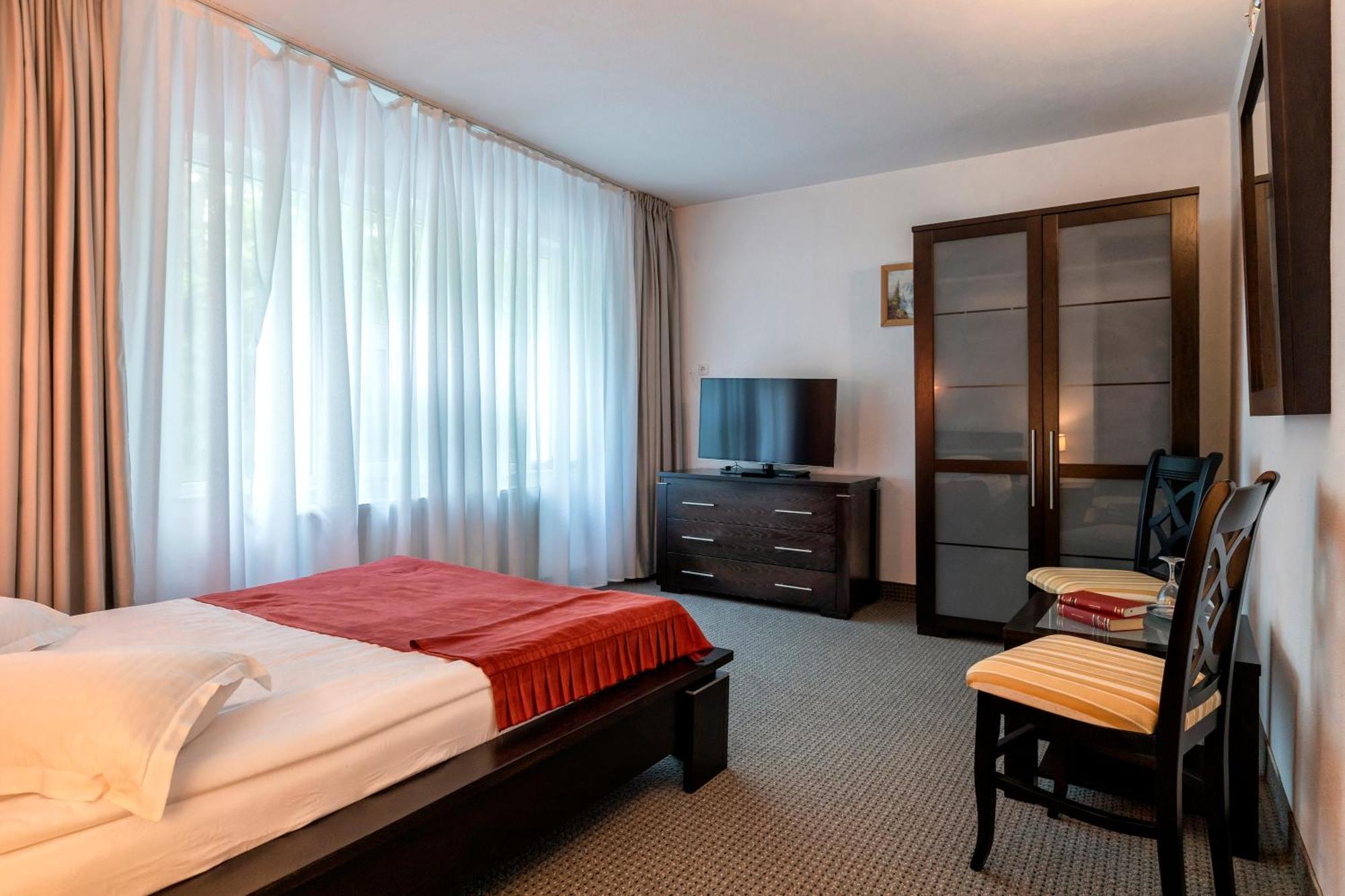Cornul Vanatorului Hotel Piteşti
