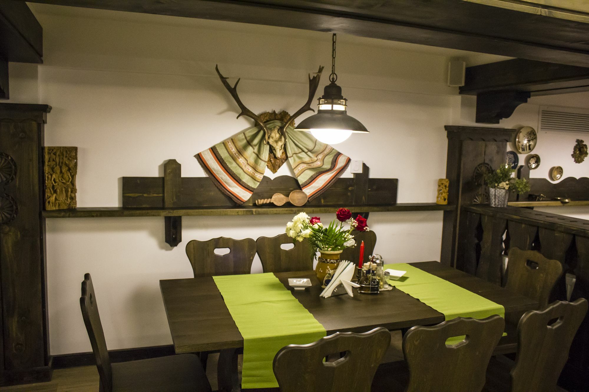Cornul Vanatorului Hotel Piteşti