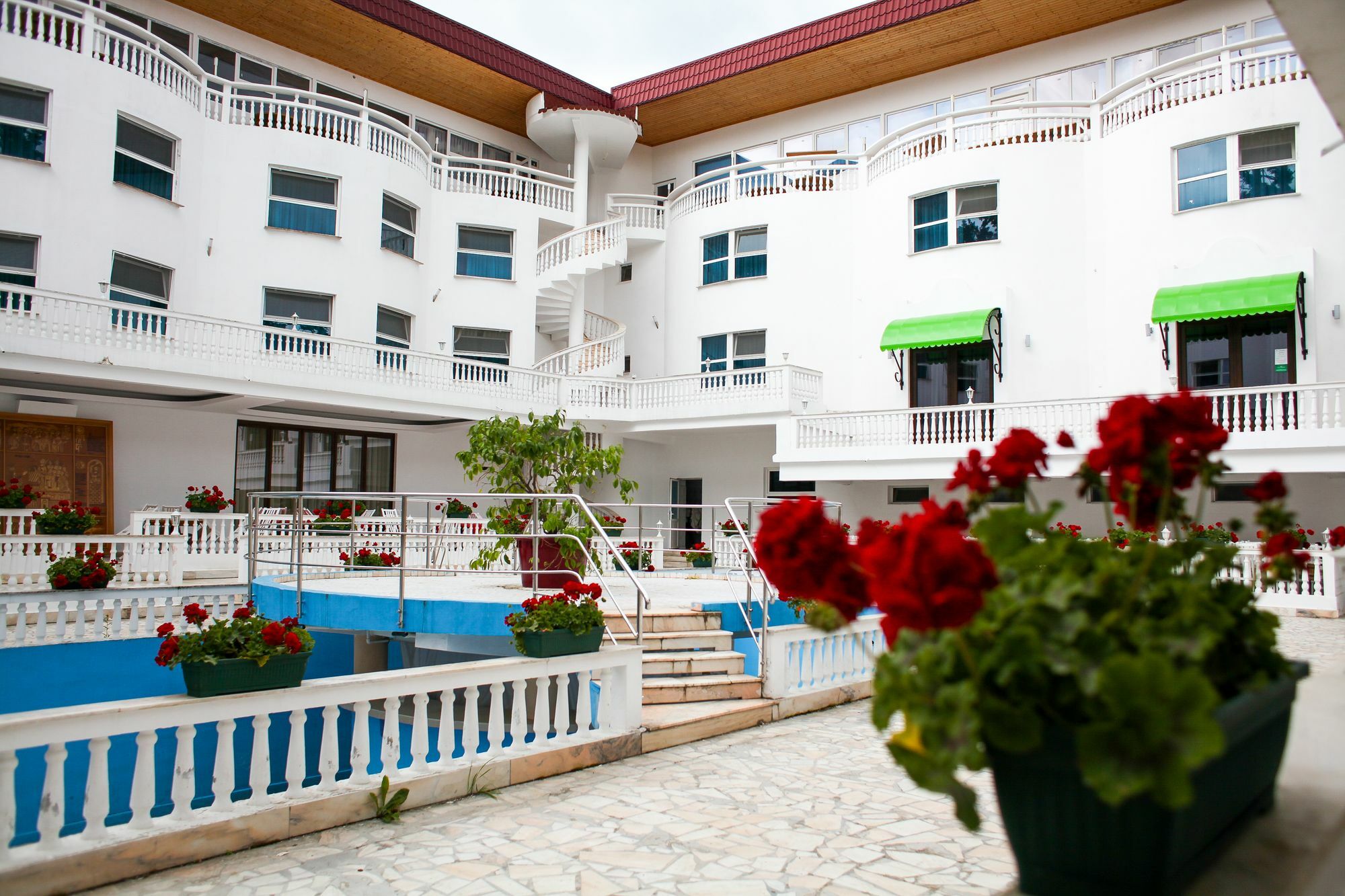Cornul Vanatorului Hotel 3*
