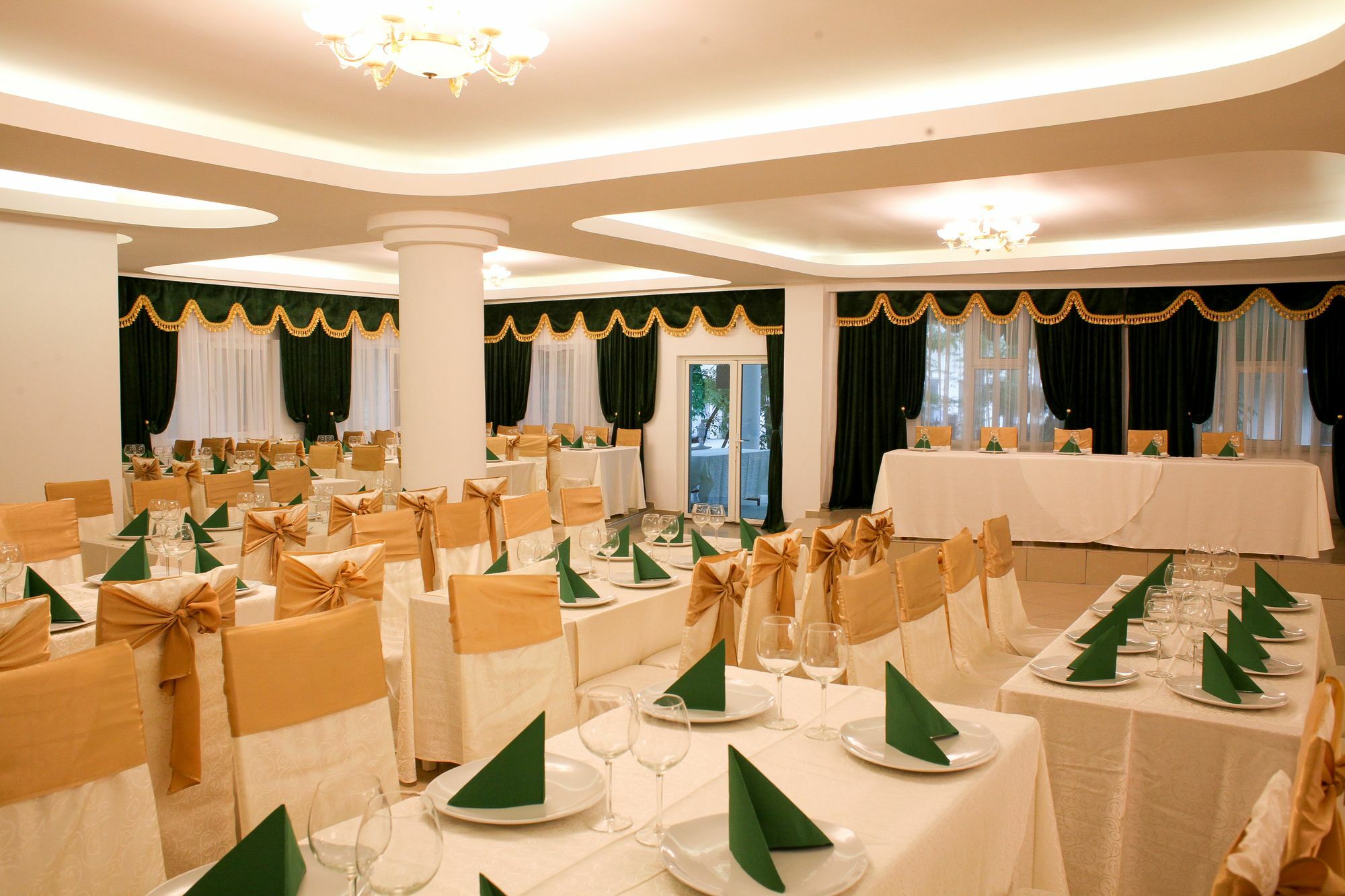 Cornul Vanatorului Hotel 3*