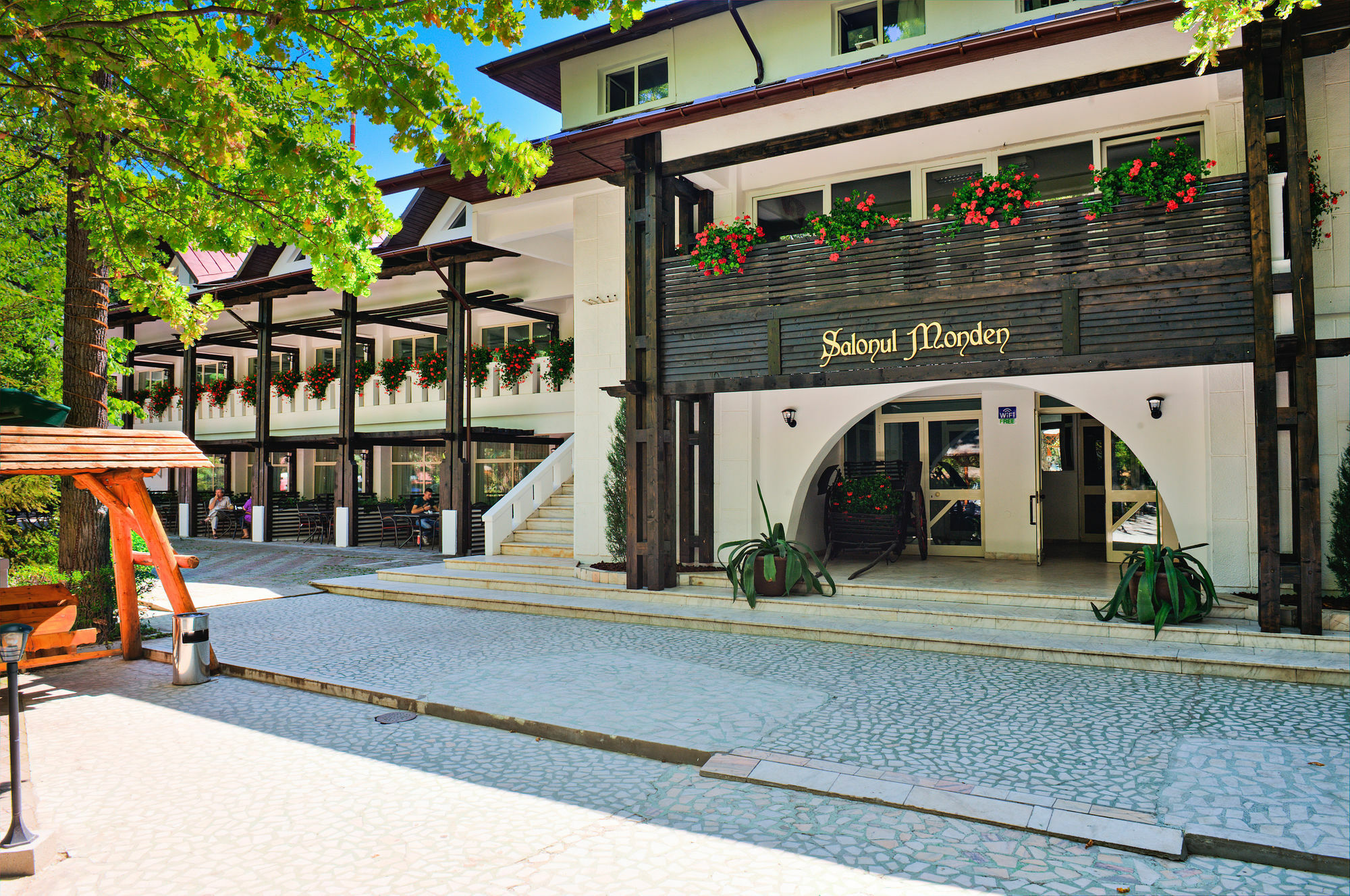 Hotel Cornul Vanatorului 3*